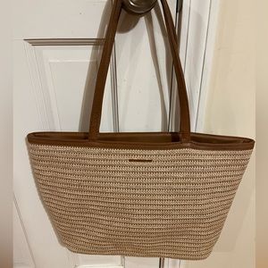 Rampage straw purse with zip top NWOT